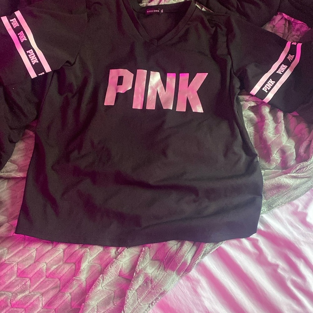 PINK Victoria's Secret Black and Pink Short Sleeve Tee